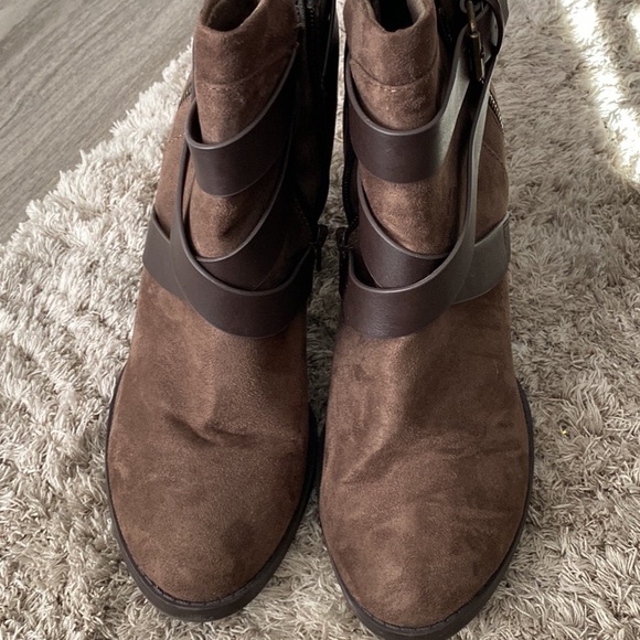 Brown Suede booties Sz 10 - Picture 2 of 7
